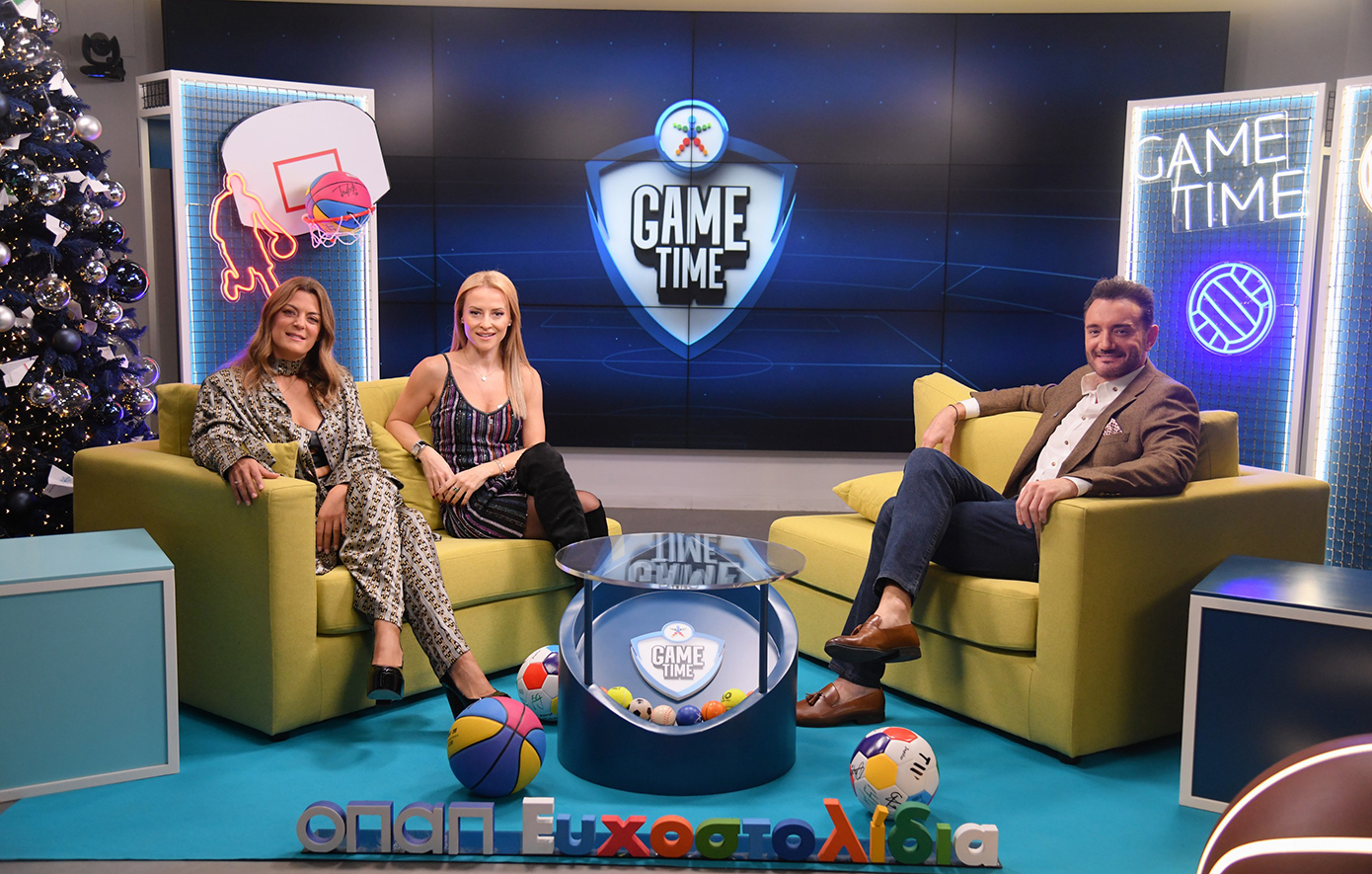 Ο Χρήστος Μενιδιάτης στο εορταστικό Game Time: Το ντουέτο με τον Ντέμη Νικολαΐδη και ο Μέσι σε ρόλο του Άη Βασίλη