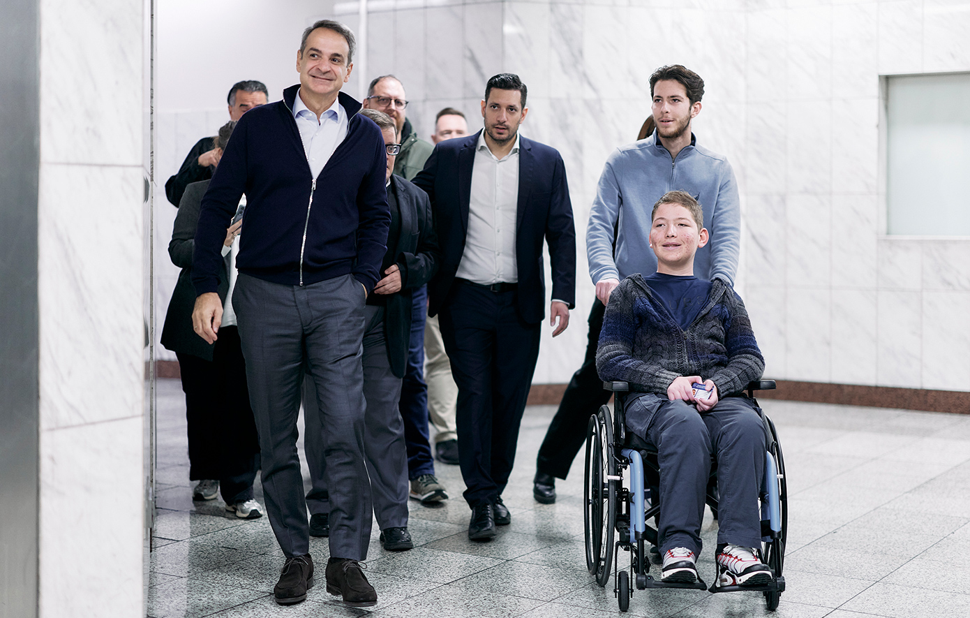 Σταθμό Μετρό Συντάγματος - Χρήσης της Κάρτας Αναπηρίας για δωρεάν μετακινήσεις Σταθμό Μετρό Συντάγματος - Χρήσης της Κάρτας Αναπηρίας για δωρεάν μετακινήσεις