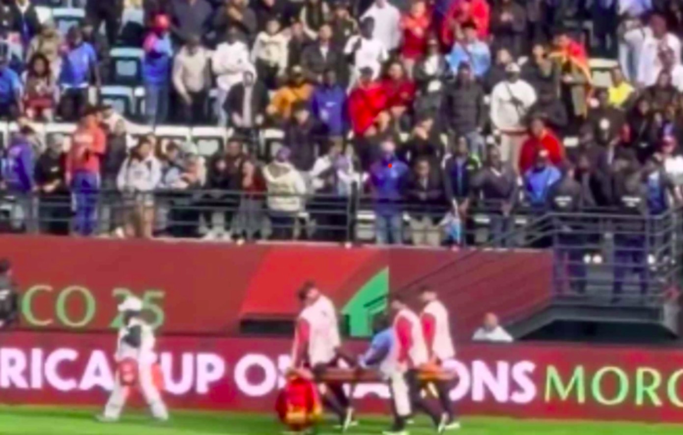 Κόπα Άφρικα: Το.. show του Μουτουσαμί του Ατρόμητου με το φορείο για να μην αποβληθεί