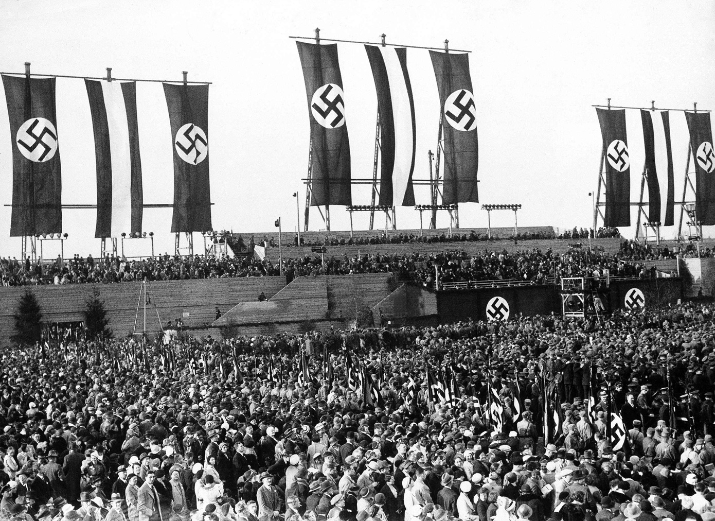 Η παλιά φωτογραφία που αποκάλυψε το σκοτεινό οικογενειακό παρελθόν &#8211; Μια ιστορία γεμάτη ναζί, κατασκοπεία και έναν έρωτα με τον Γκέμπελς