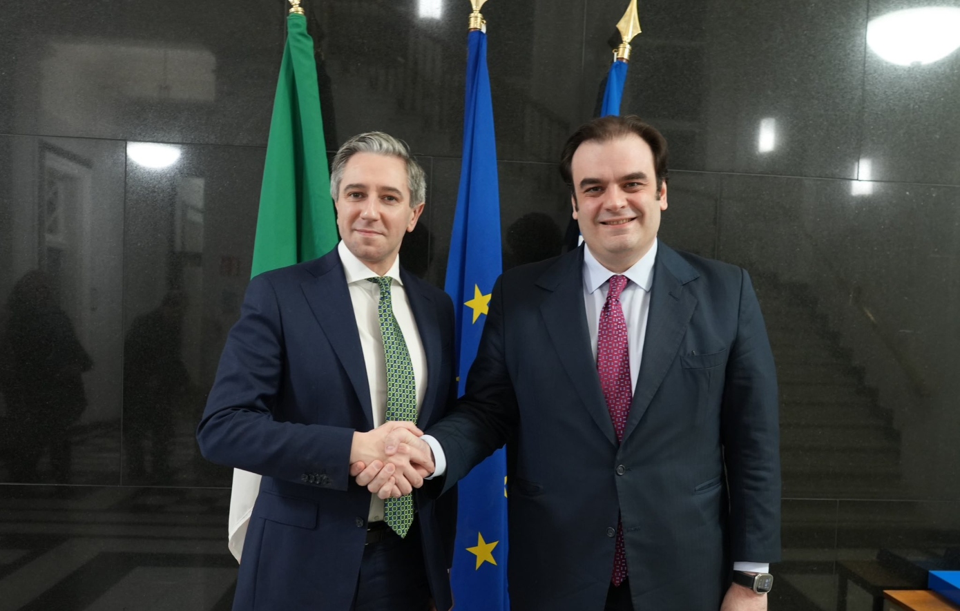 Τετ α τετ Πιερρακάκη με τον Ιρλανδό αντιπρόεδρο και νέο υπουργό Οικονομικών: «Εργαζόμαστε για μια ισχυρή, ενιαία και ανταγωνιστική Ευρώπη»