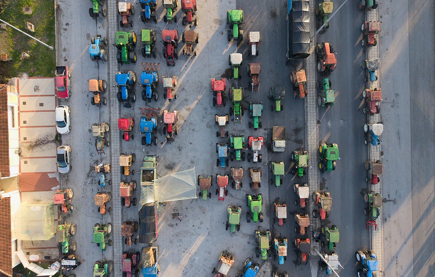 Άνοιξε ο Προμαχώνας μετά τον τετράωρο αποκλεισμό των αγροτών &#8211; Τεράστιες ουρές με νταλίκες, δείτε βίντεο και εικόνες