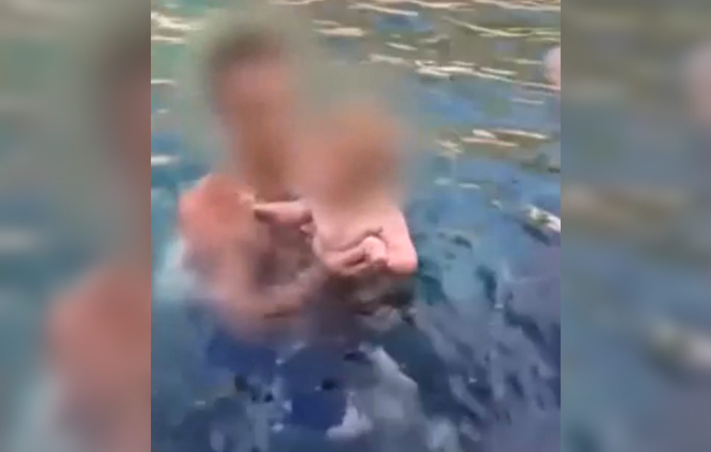 Συντετριμμένος ο πατέρας του 2χρονου που πέθανε μετά την επίθεση του πίτμπουλ στη Ζάκυνθο &#8211; «Να εγκαταλείψω εγώ το παιδί μου;»