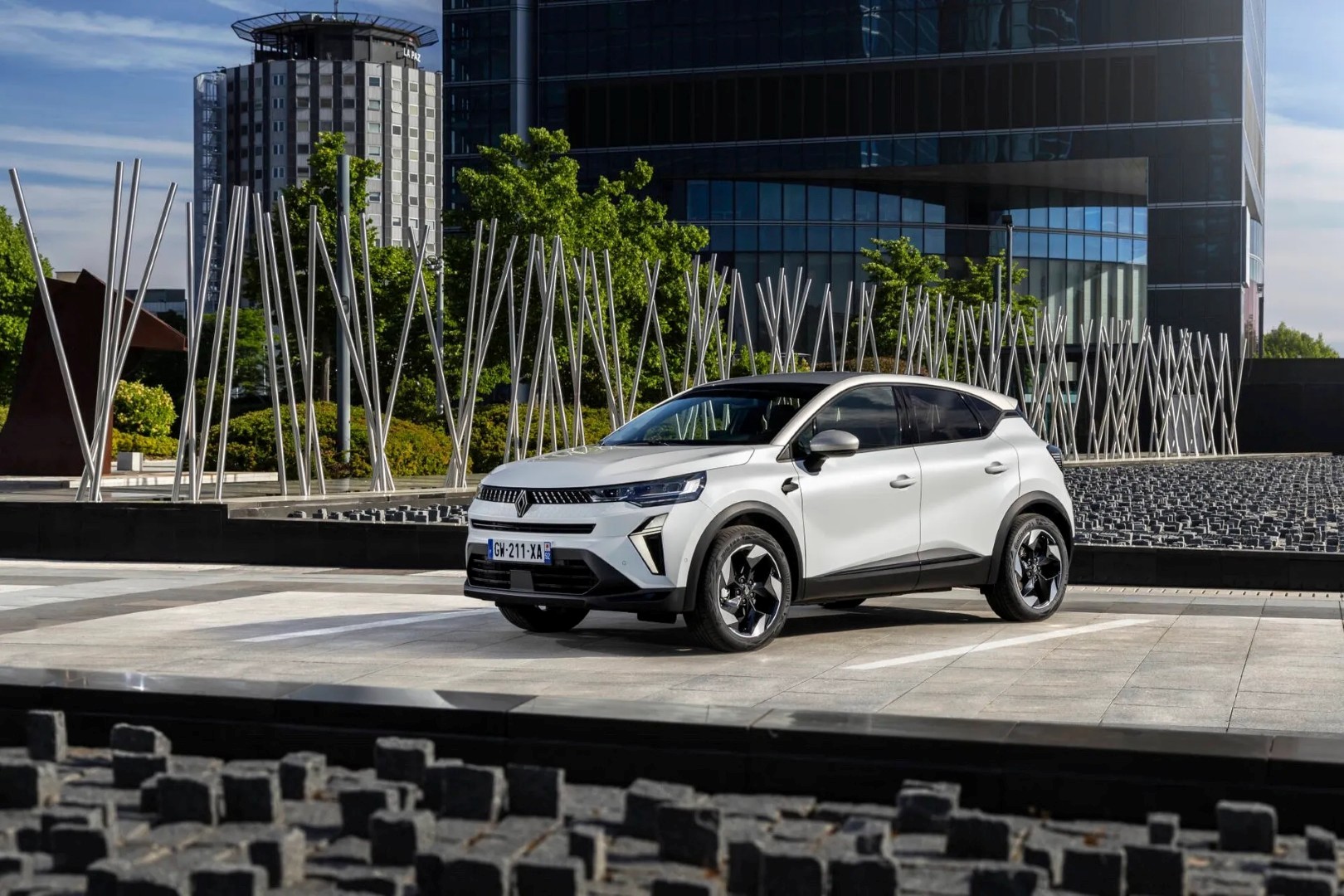Renault: Όφελος έως 2.500 ευρώ για τα Clio, Captur, Arkana και Symbioz