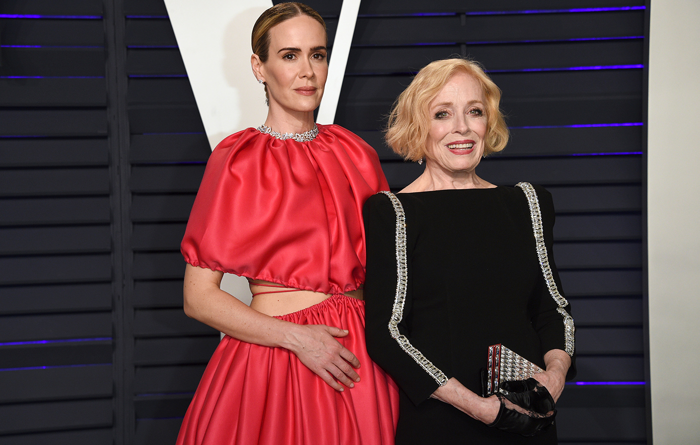 Σάρα Πόλσον και Χόλαντ Τέιλορ: Ένας έρωτας 10 χρόνων που ξεκίνησε με ένα μήνυμα στα social media