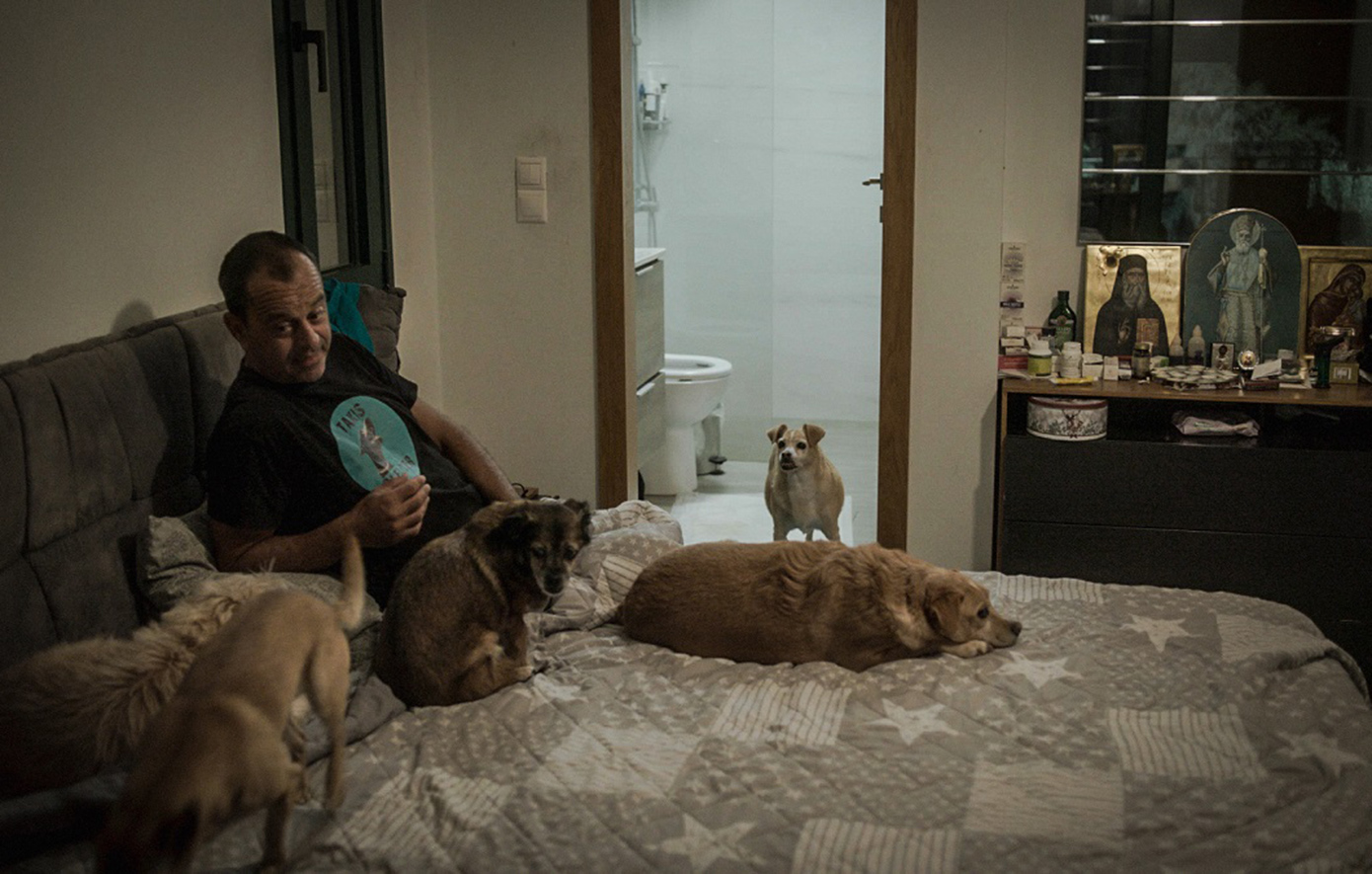 Μια ξεχωριστή ταινία έρχεται σε Α’ Μετάδοση στο πρόγραμμα του ΣΚΑΪ, την Παρασκευή 2 Ιανουαρίου στις 23.00: το ντοκιμαντέρ «TAKIS.»,