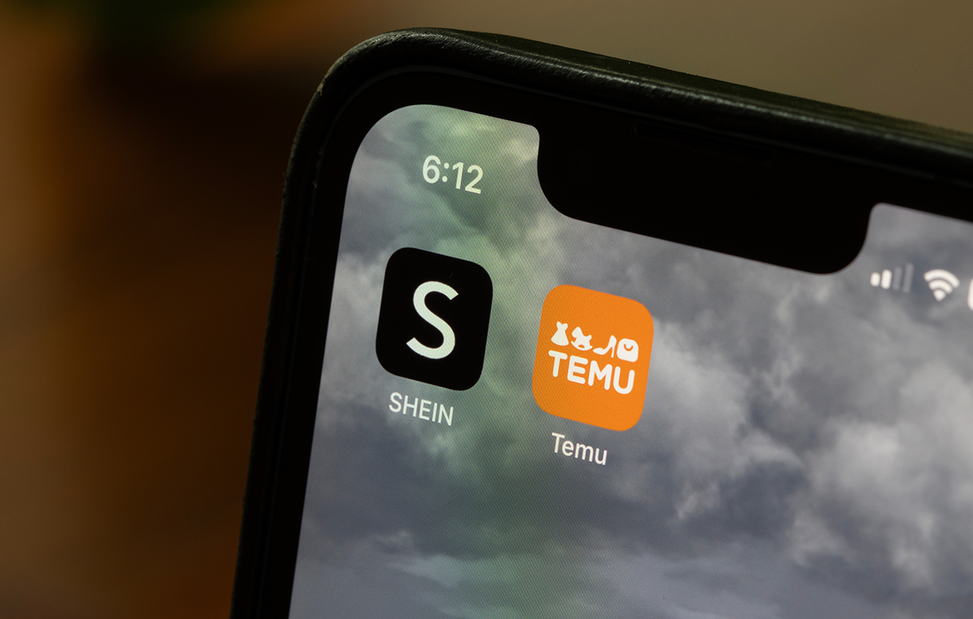 Στο στόχαστρο των ΗΠΑ Shein και Temu για πλαστά προϊόντα – Κατηγορούνται ότι αντιγράφουν Αμερικανούς σχεδιαστές