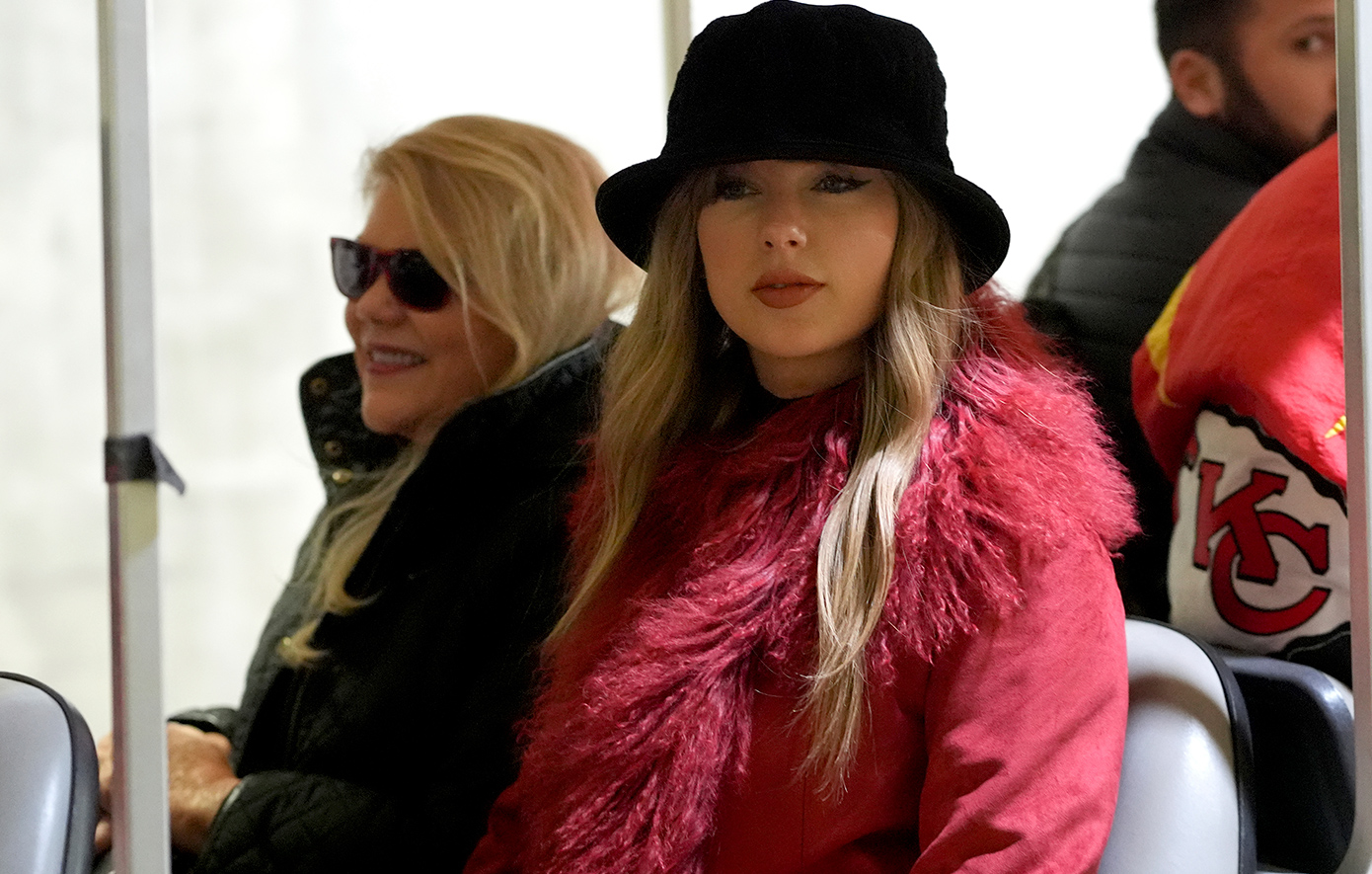 Η μητέρα της Τέιλορ Σουίφτ εμφανίζεται στο ντοκιμαντέρ της ποπ τραγουδίστριας &#8211; Δείτε το βίντεο