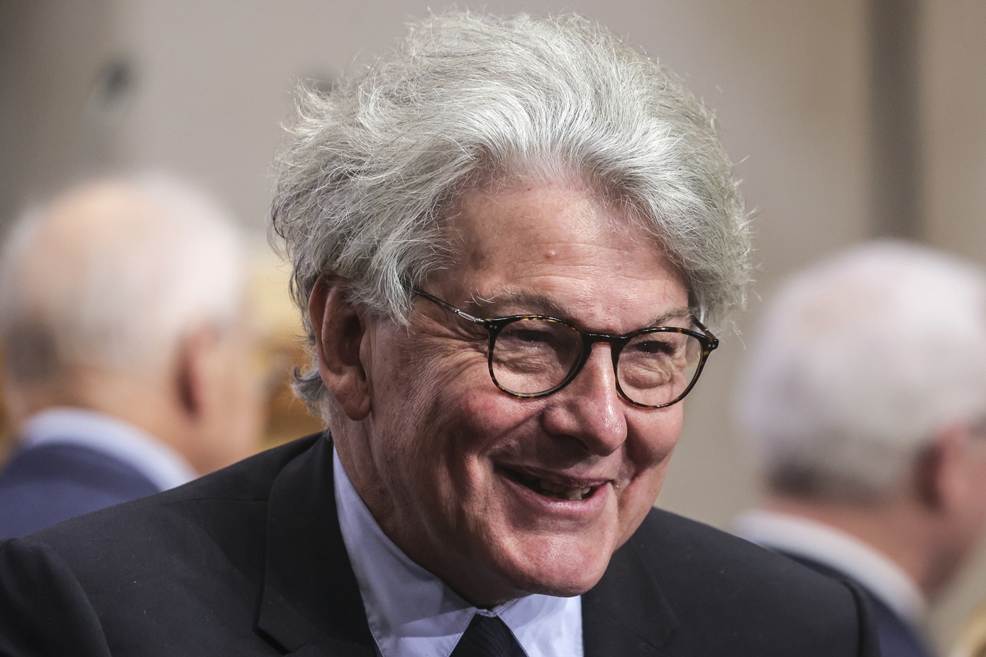 Οι ΗΠΑ επέβαλαν κυρώσεις σε πέντε Ευρωπαίους αξιωματούχους &#8211; Αντιδράσεις από τη Γαλλία και τον Τιερί Μπρετόν