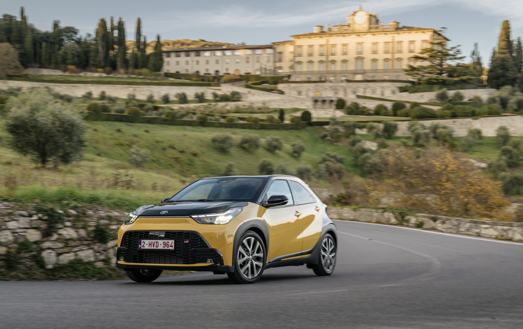 Αποστολή στη Φλωρεντία: Οδηγούμε το νέο Toyota Aygo X Hybrid