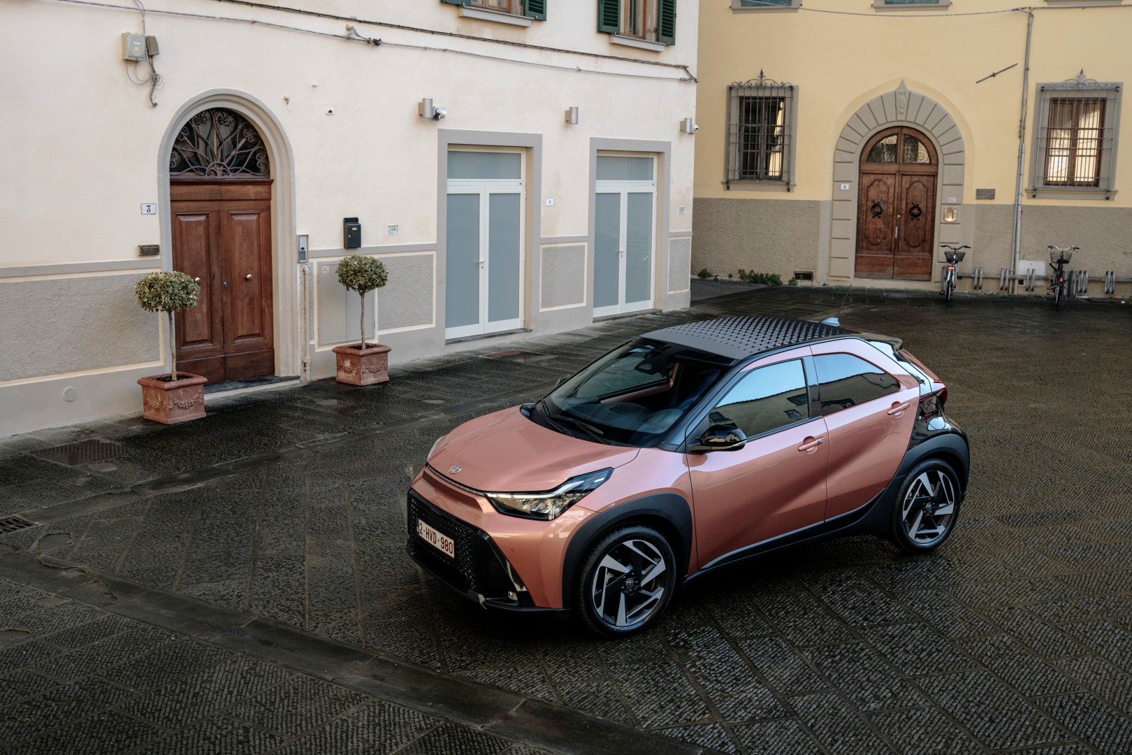 Αποστολή στη Φλωρεντία: Οδηγούμε το νέο Toyota Aygo X Hybrid