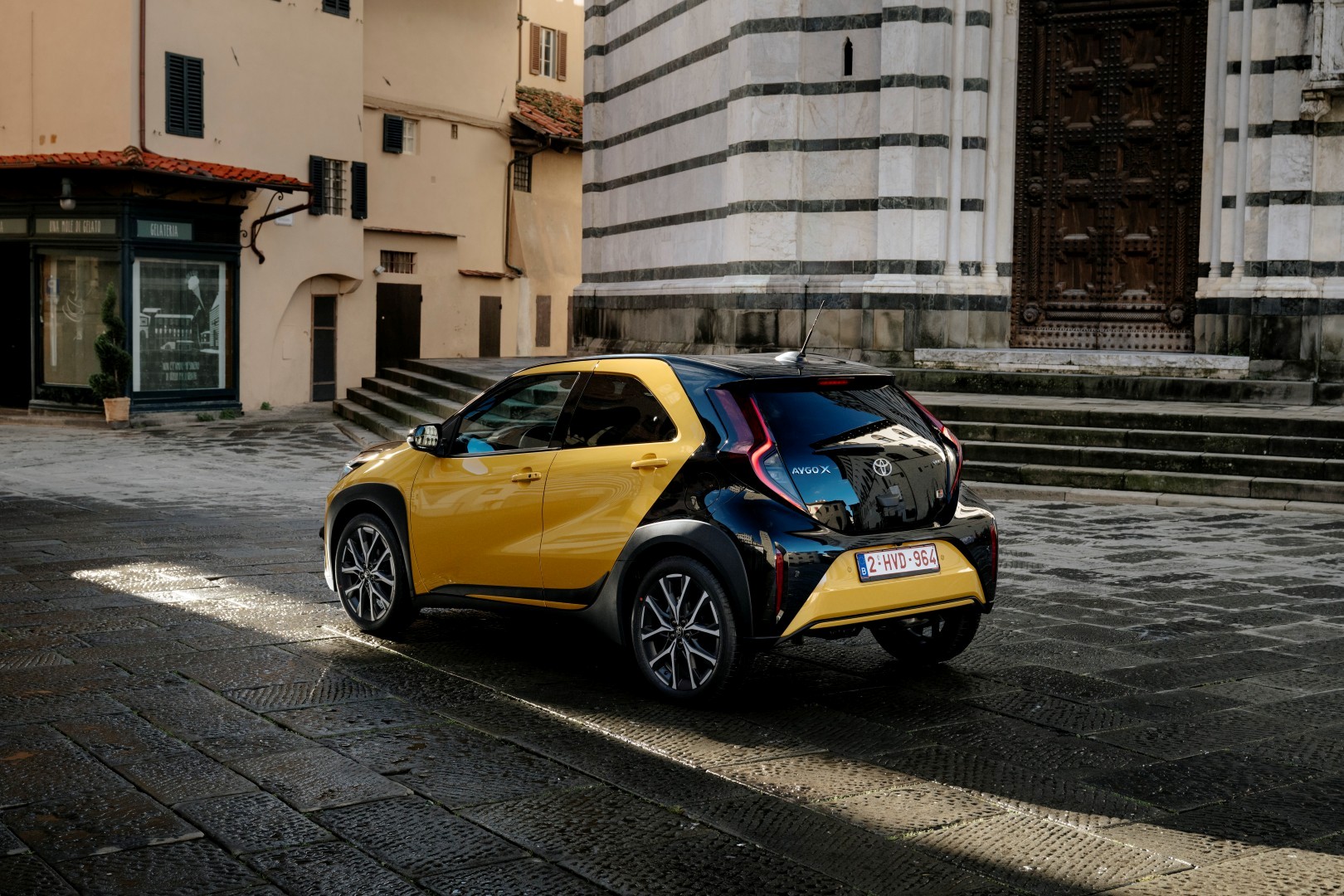 Αποστολή στη Φλωρεντία: Οδηγούμε το νέο Toyota Aygo X Hybrid