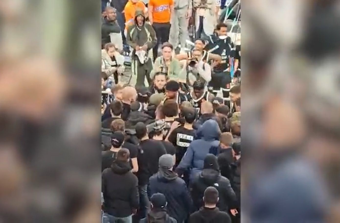 «Εμφύλιος» χωρίς τέλος στην Παρτίζαν: Νέα επεισόδια μετά την «25άρα» από την Μακάμπι  &#8211; «Κατέβα κάτω» φώναξε ο Τζόουνς σε οπαδό