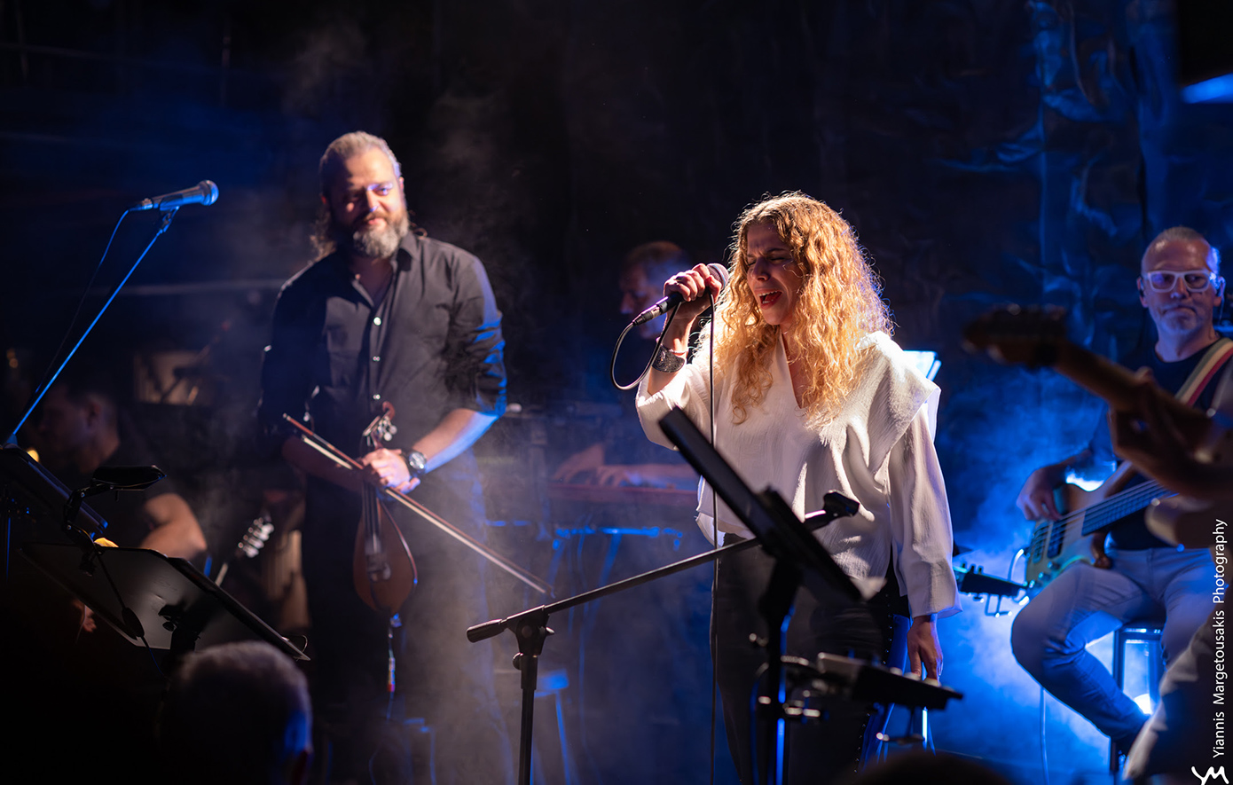 0 Γ. Ν. Ζερβάκης και η Βιολέτα Ίκαρη επιστρέφουν στον Σταυρό του Νότου για μία παράσταση που δεν πρέπει να χάσεις