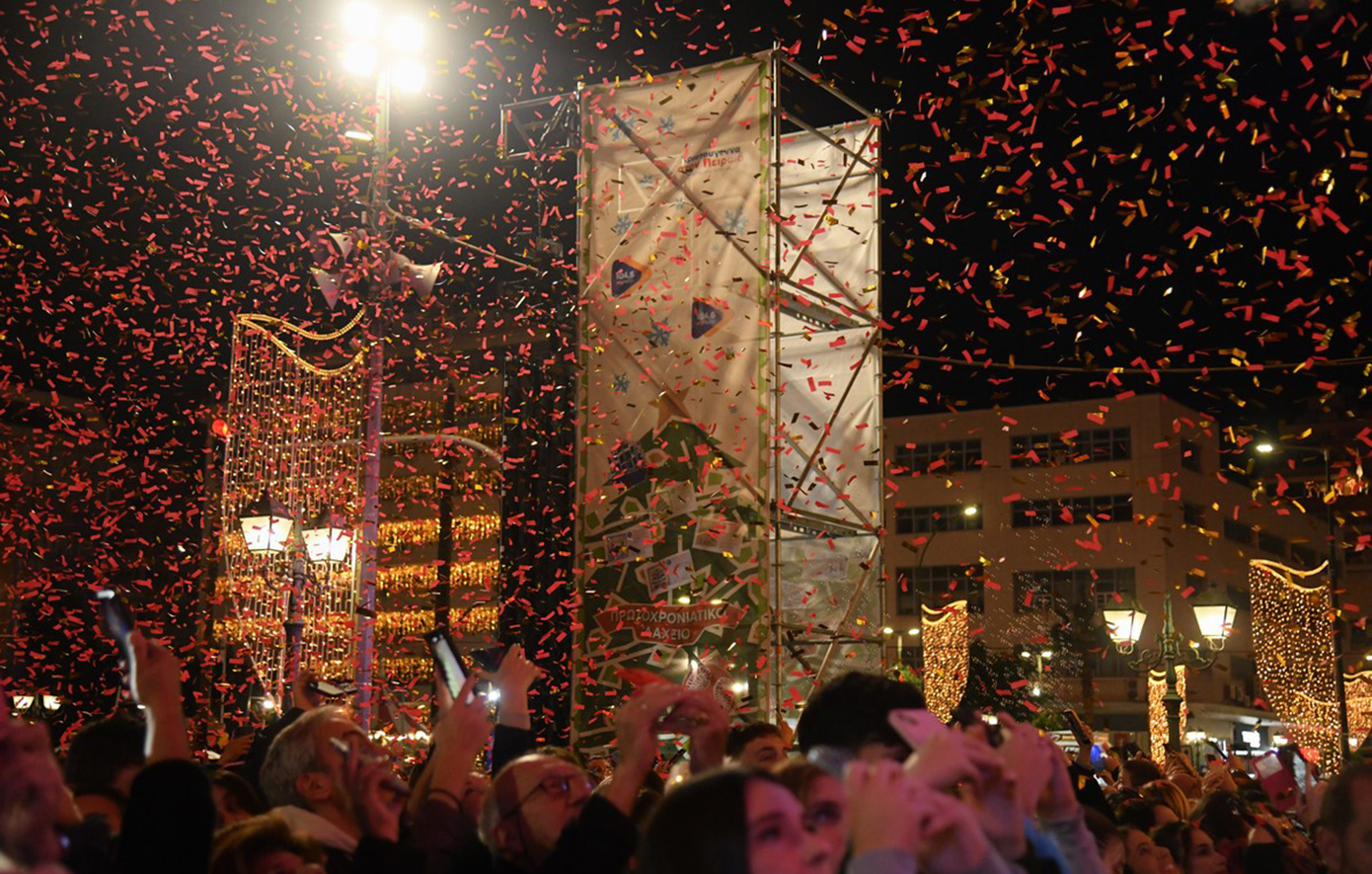 Christmas mode με Λένα Ζευγαρά στον Πειραιά