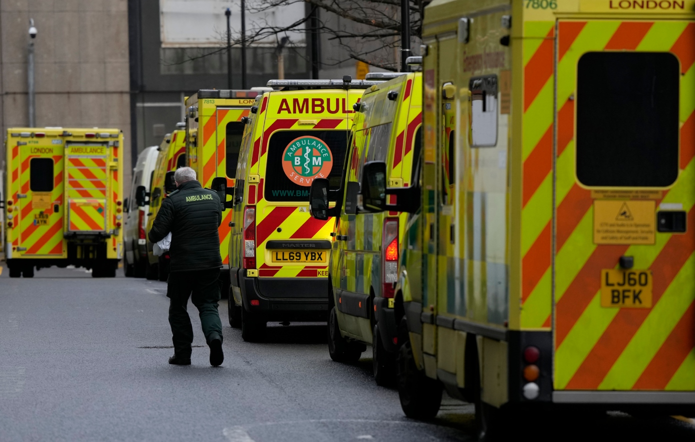 Συναγερμός στη Βρετανία για το κύμα «σούπερ γρίπης» &#8211; Στο «κόκκινο» το σύστημα υγείας λόγω έκρηξης κρουσμάτων και απεργίας