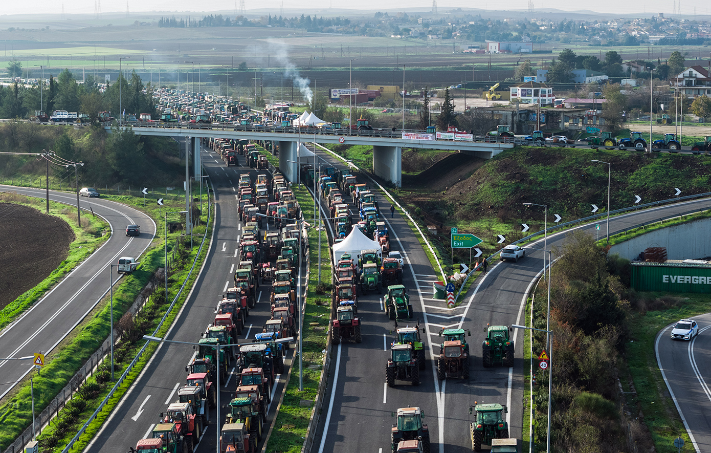 Κλιμακώνονται οι κινητοποιήσεις των αγροτών:  Πού υπάρχουν μπλόκα μέχρι στιγμής &#8211; Τι αποφάσισαν οι συνελεύσεις τους