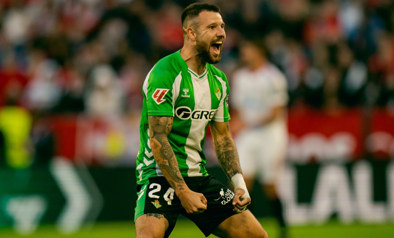 Ομοφοβική επίθεση σε ποδοσφαιριστή της Μπέτις σε live δηλώσεις