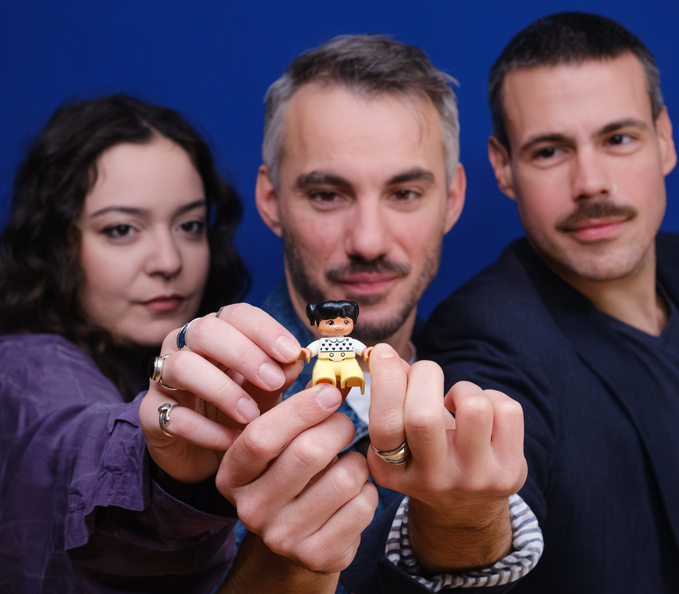 Η «Αναπαραγωγή» και η δύσκολη πορεία ενός ομόφυλου ζευγαριού προς τη δημιουργία οικογένειας