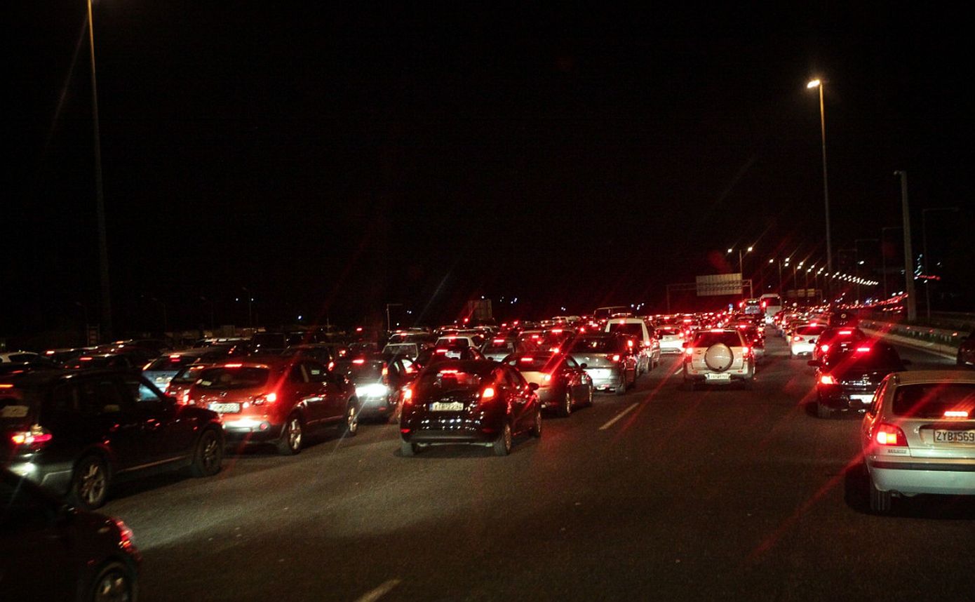 Καραμπόλα έξι οχημάτων στην εθνική οδό Αθηνών-Κορίνθου στο ύψος των Μεγάρων