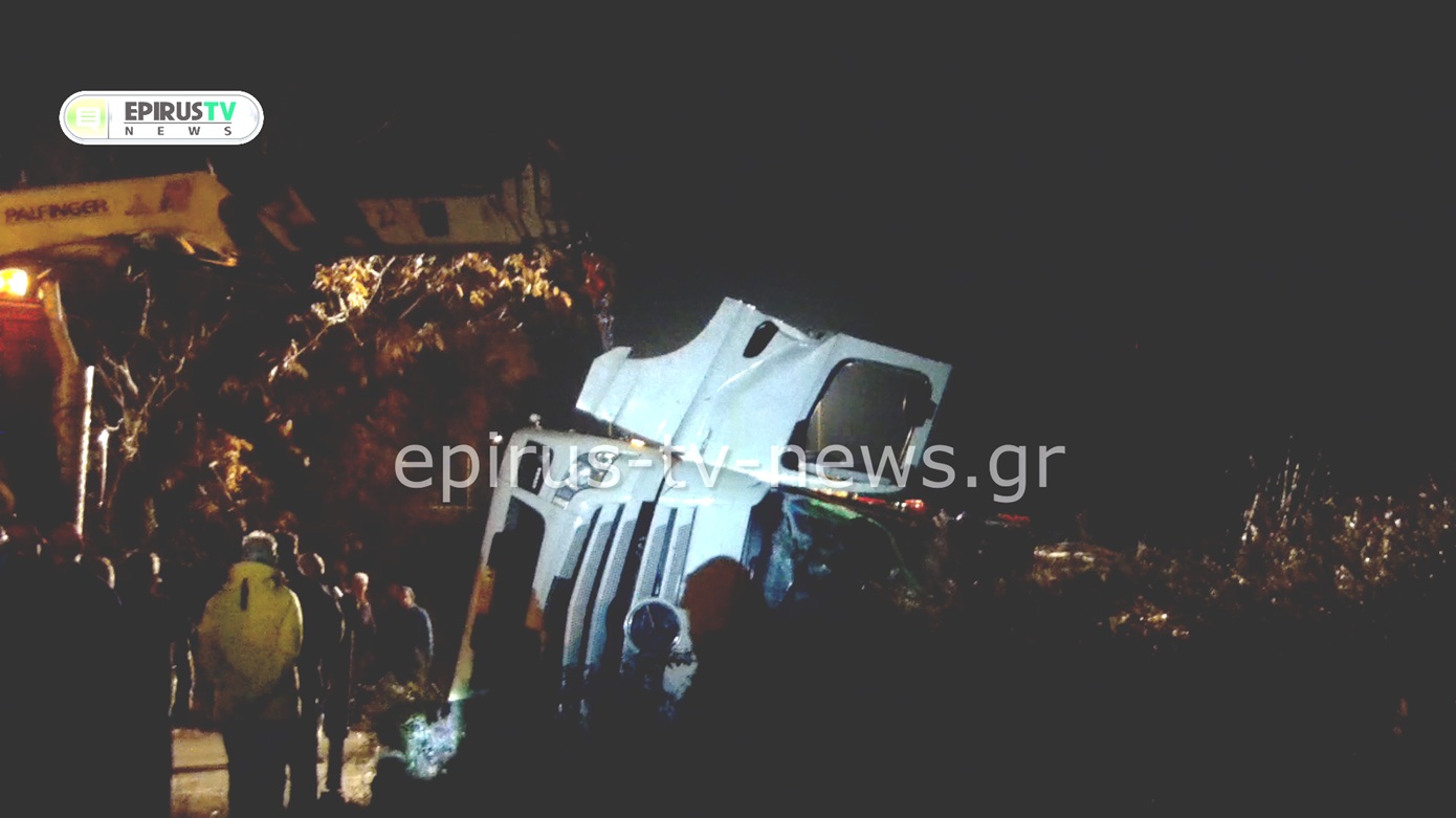 Θανατηφόρο δυστύχημα στην Άρτα: Νταλίκα ανατράπηκε σε παράδρομο της Ιονίας Οδού – Νεκρός ο οδηγός