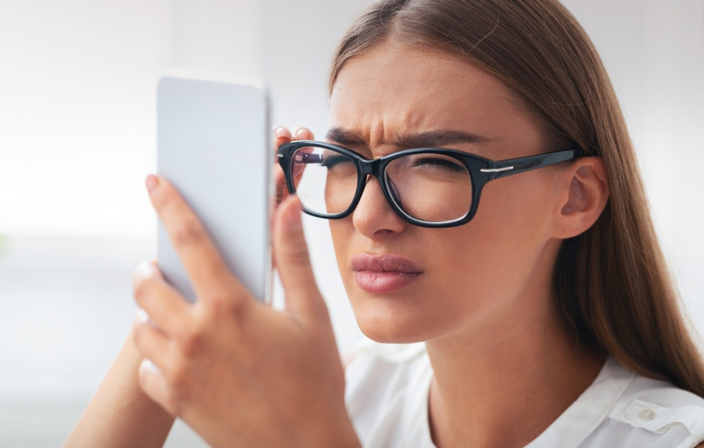 Αστιγματισμός: Πότε αρκούν τα γυαλιά και πότε χρειάζεται λέιζερ