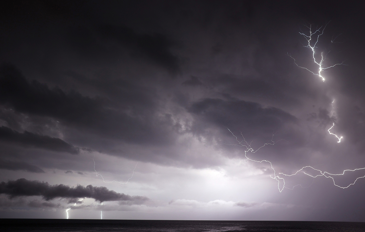 Κακοκαιρία «Byron»: Νέα καταιγίδα στην Αττική &#8211; Μηνύματα 112 σε Θεσσαλονίκη, Εύβοια, Μαγνησία, Λάρισα, Σποράδες και Ηράκλειο