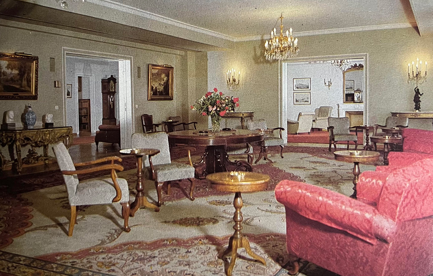 Ο ξεχωριστός κόσμος της Αθηναϊκής Λέσχης, η συμβολή της στην κατοχή, τους Πολέμους και το «Εκαρτέ».