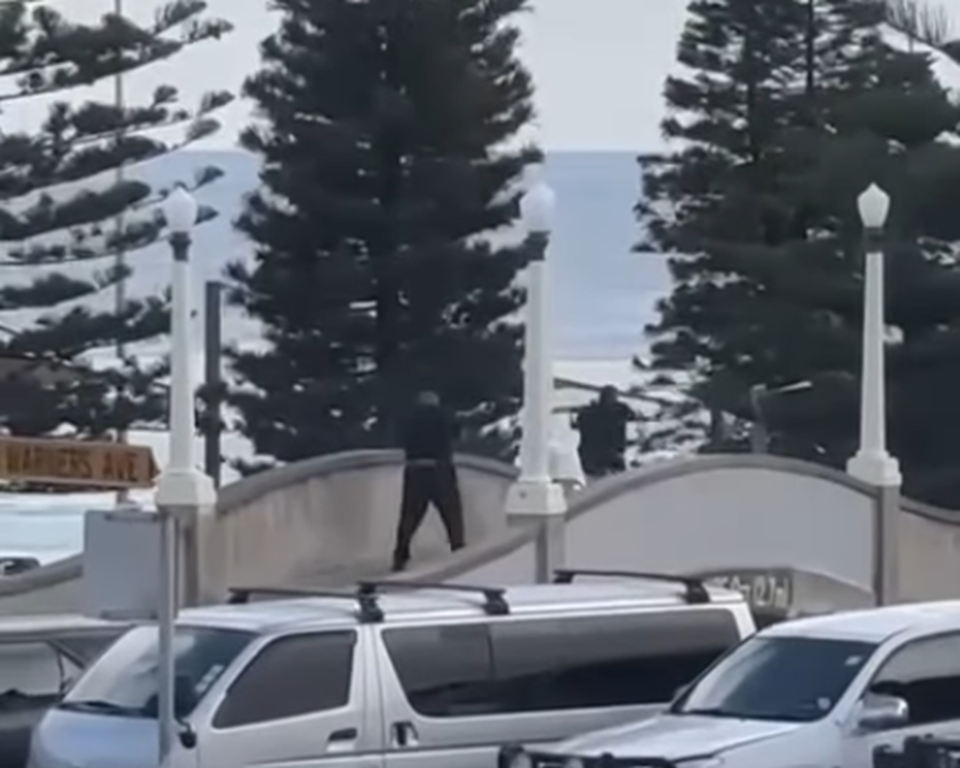 Πυροβολισμοί σε πολυσύχναστη παραλία του Σίδνεϊ &#8211; Πληροφορίες για πολλούς τραυματίες