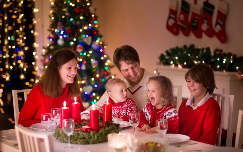 Τι να φάει το παιδί στο χριστουγεννιάτικο τραπέζι; Ένας mini οδηγός που θα σας λύσει τα χέρια