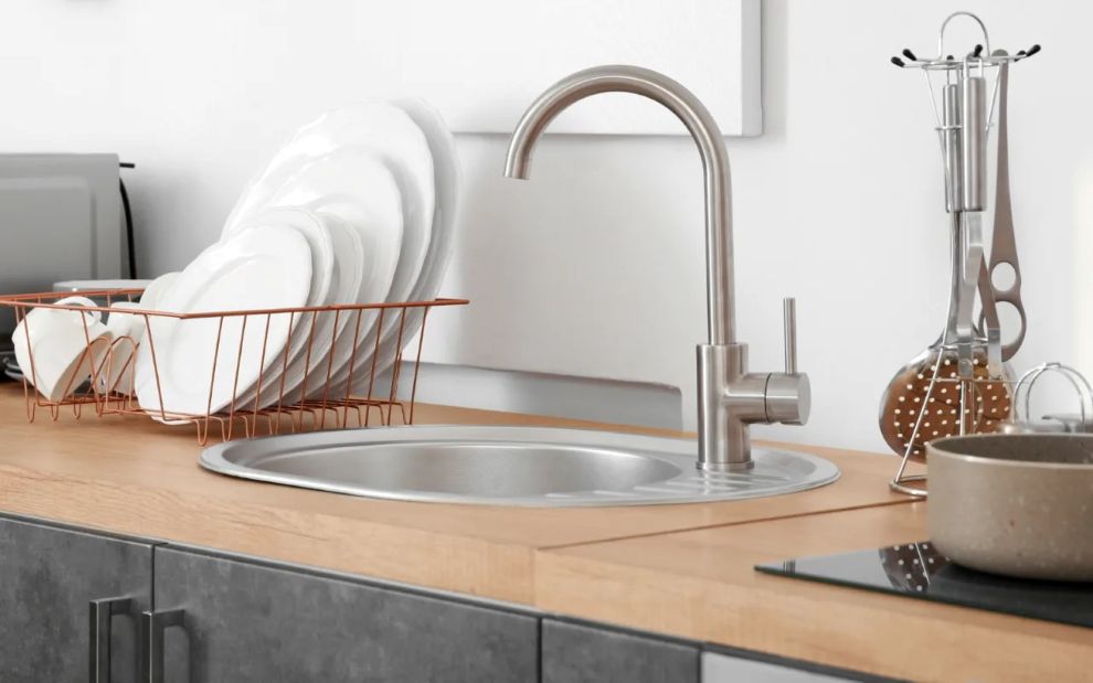 Τι συμβαίνει πραγματικά όταν αφήνεις άπλυτα πιάτα στον νεροχύτη όλη νύχτα