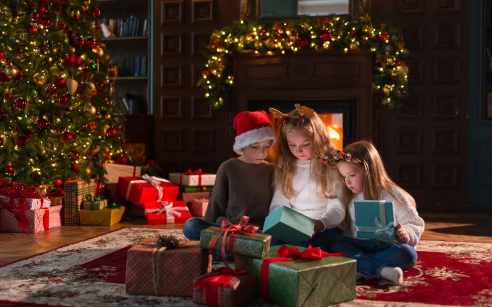 Πόσα δώρα πρέπει να πάρει ένα παιδί για τα Χριστούγεννα