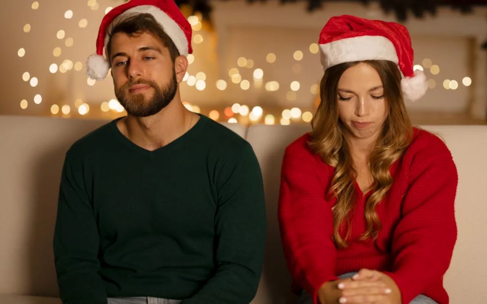 Χριστούγεννα με κρίση στη σχέση; Πώς να κρατήσετε την ηρεμία και τον δεσμό σας ζωντανό