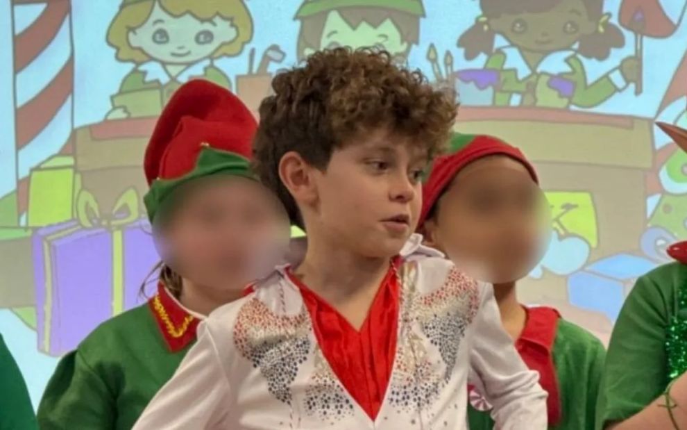 Το viral μπέρδεμα της χρονιάς μετέτρεψε μαθητή στον… σούπερ σταρ της σχολικής γιορτής