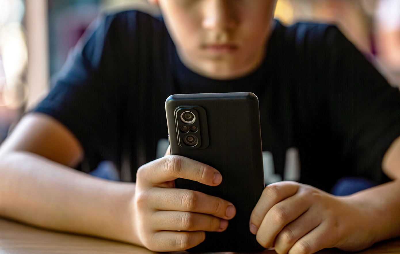 Η πρώτη χώρα στον κόσμο που απαγορεύει τη χρήση μέσων κοινωνικής δικτύωσης σε παιδιά κάτω των 16 ετών