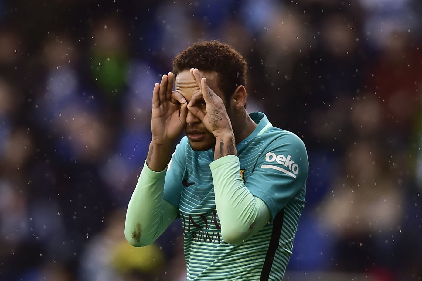 O Neymar Jr. δεν κλείνει την πόρτα όταν πάει τουαλέτα στα αποδυτήρια και ένας συμπαίκτης του αποκάλυψε το λόγο