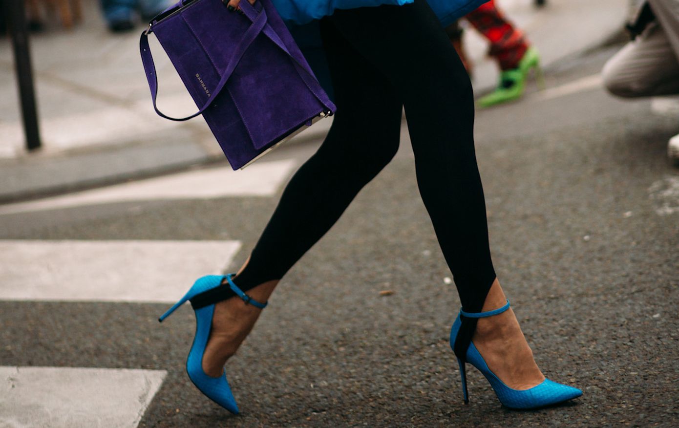 Stirrup leggings: Τα κολάν των ’90s επιστρέφουν και κάνουν το πιο stylish comeback