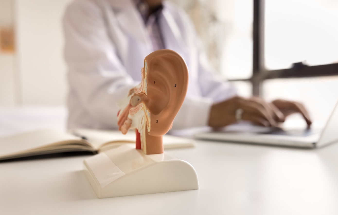 Παγκόσμια πρωτιά: Κινέζοι επιστήμονες διατήρησαν κομμένο αυτί γυναίκας μεταμοσχεύοντάς το στο πόδι της