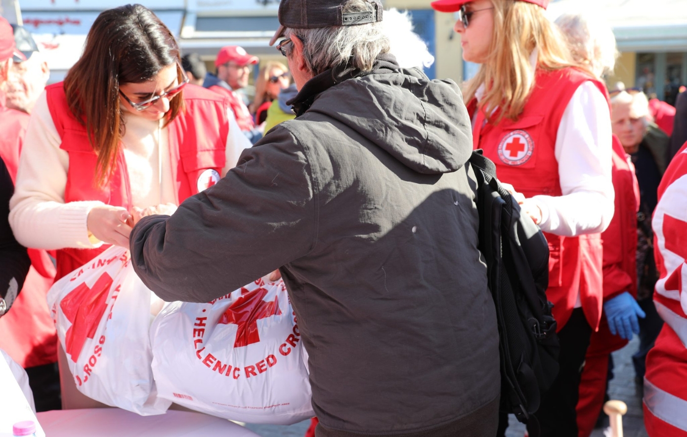 Ο Ε.Ε.Σ. σε συνεργασία με τη Λέσχη Αρχιμαγείρων Αττικής «Ακρόπολις» θα προσφέρει εορταστικά γεύματα στους άστεγους