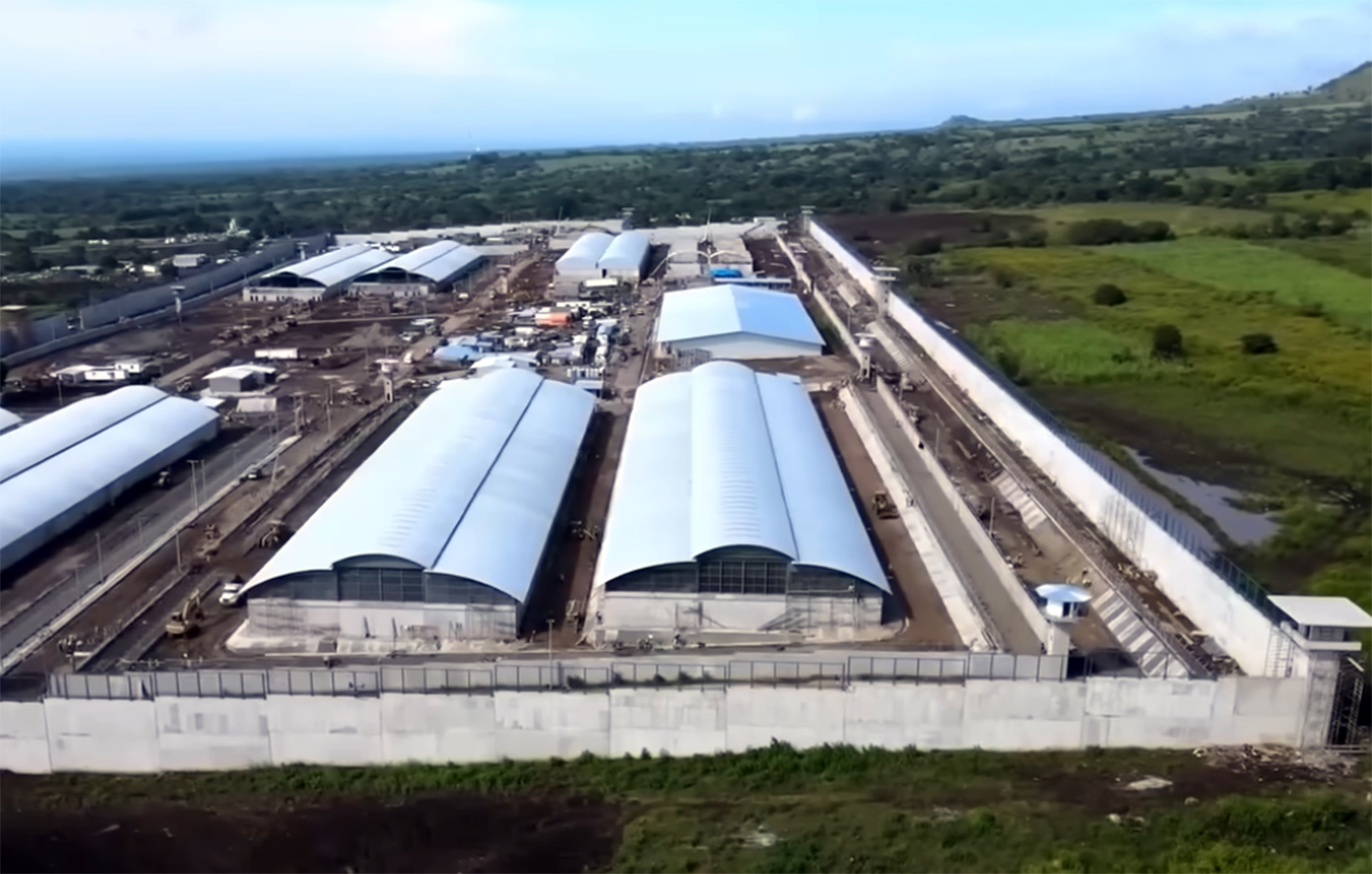 Αναβλήθηκε η προβολή ντοκιμαντέρ του CBS News για το «κέντρο εγκλεισμού τρομοκρατίας» στο Ελ Σαλβαδόρ