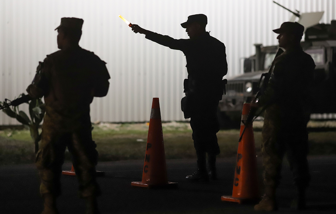 Σε δίκη για τη σφαγή 986 αμάχων παραπέμπονται 13 απόστρατοι στρατιωτικοί στο Ελ Σαλβαδόρ