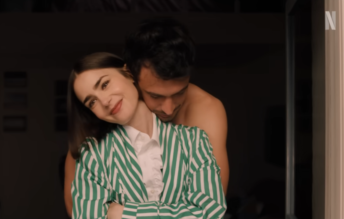 Emily in Paris: Μετακομίζει στην Ελλάδα ο επόμενος κύκλος; Η κάρτα από τη Σαντορίνη που άναψε φωτιές