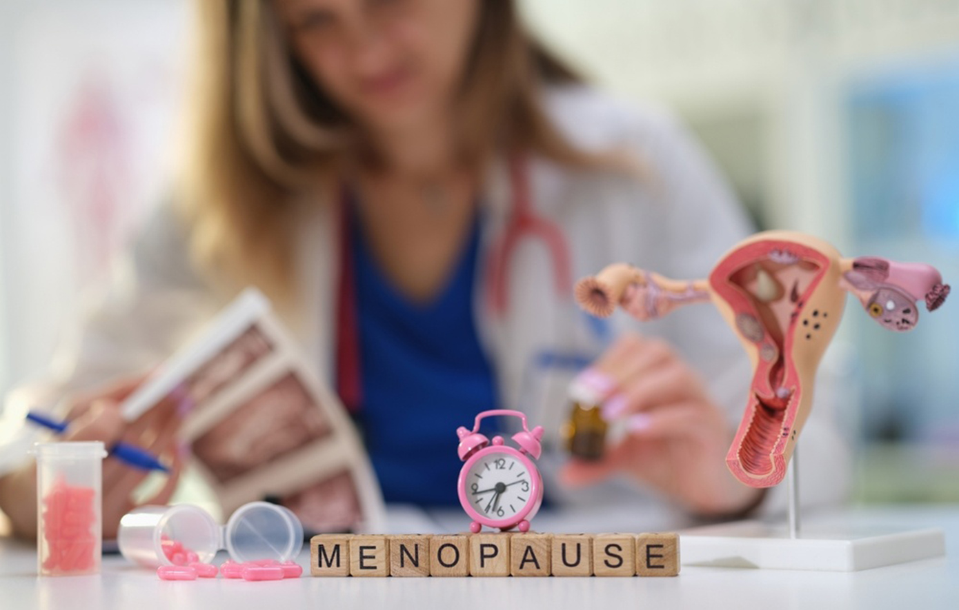 Εμμηνόπαυση: Οι θεραπευτικές επιλογές που ανακουφίζουν τα συμπτώματα