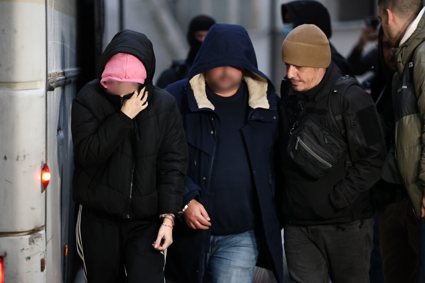 Υπό αυστηρά μέτρα ασφαλείας στην Αθήνα οι συλληφθέντες για την υπόθεση του ΟΠΕΚΕΠΕ