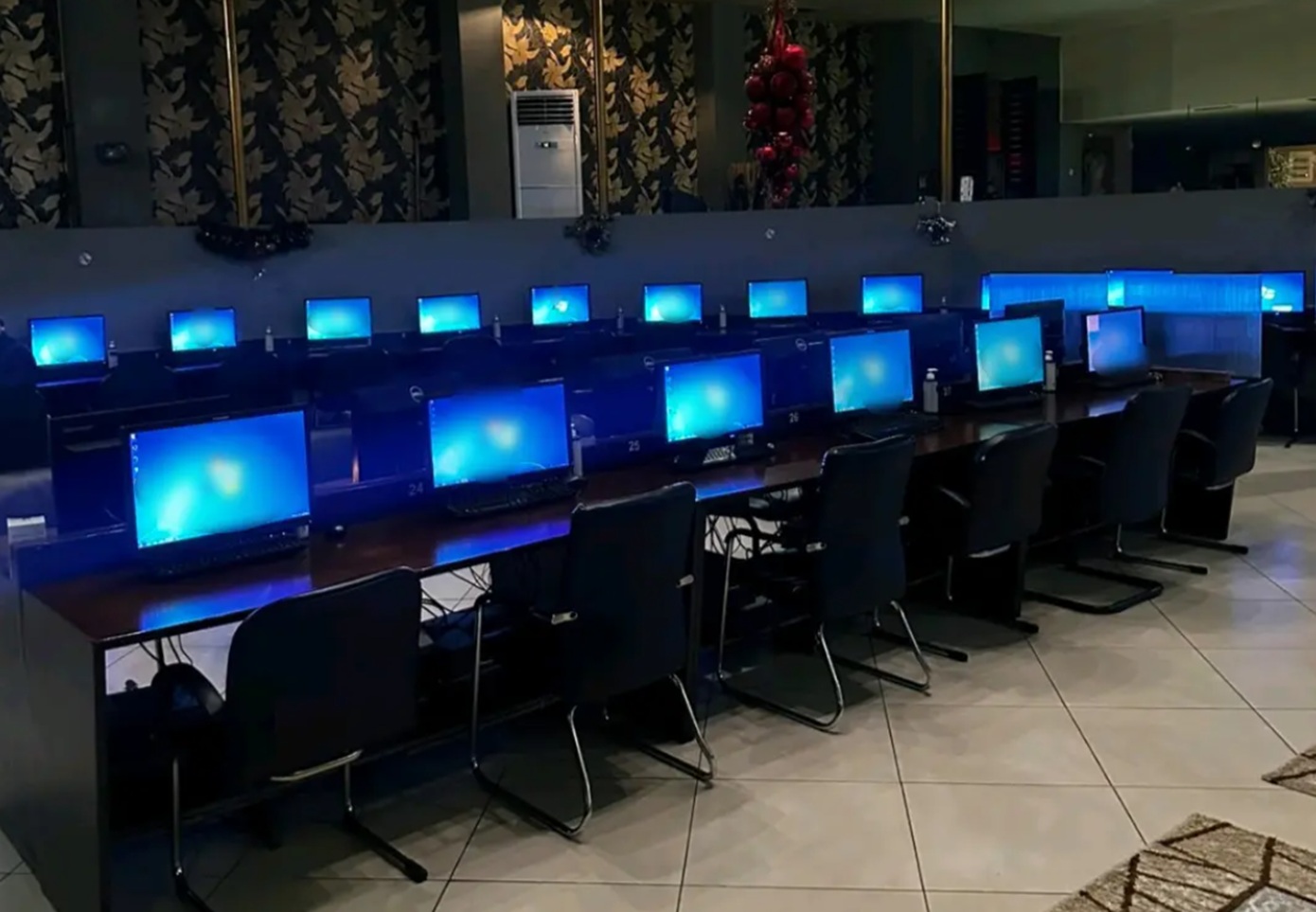 Συνελήφθησαν τέσσερα άτομα στη Θεσσαλονίκη για «φρουτάκια»