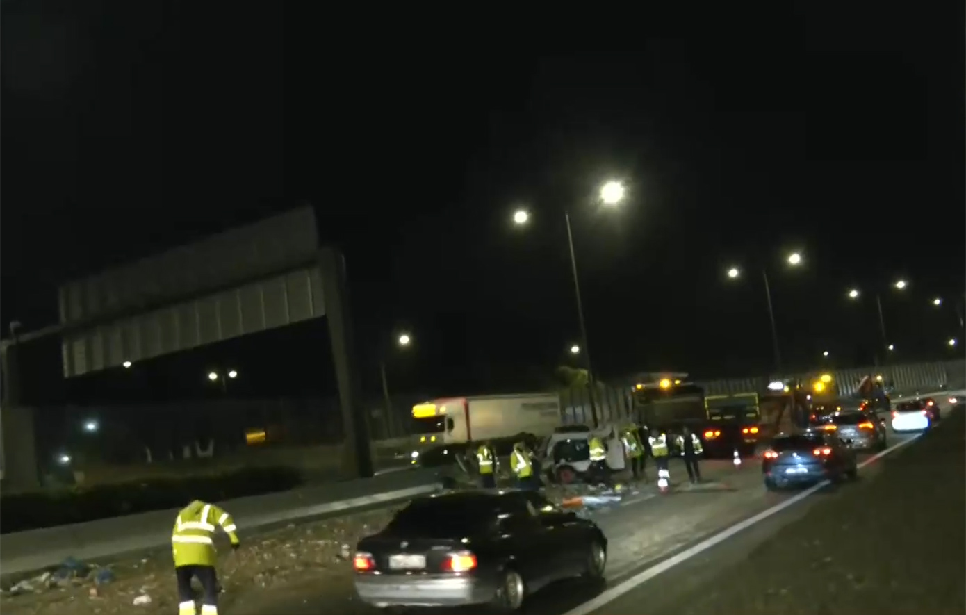 Κίνηση τώρα: Χάος στον Κηφισό μετά την ανατροπή φορτηγού &#8211; Πού αλλού υπάρχουν προβλήματα