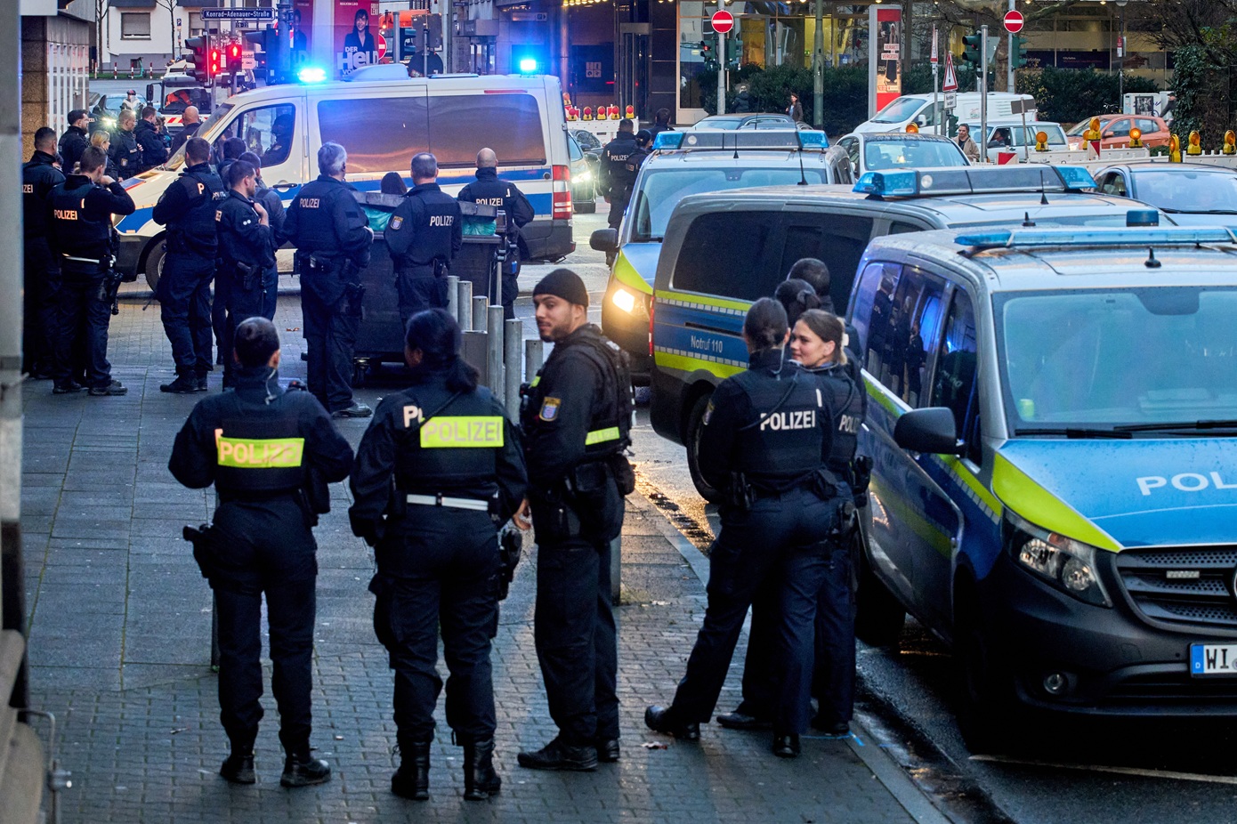 Ένας έφηβος σοβαρά τραυματισμένος μετά από επίθεση με μαχαίρι κοντά σε χριστουγεννιάτικη αγορά στην Γερμανία