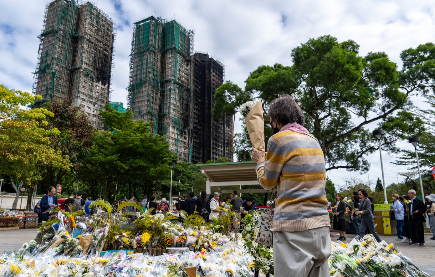 Αυξάνεται ο τραγικός απολογισμός της φωτιάς στο Χονγκ Κονγκ: 159 οι νεκροί, ενός έτους το νεότερο θύμα