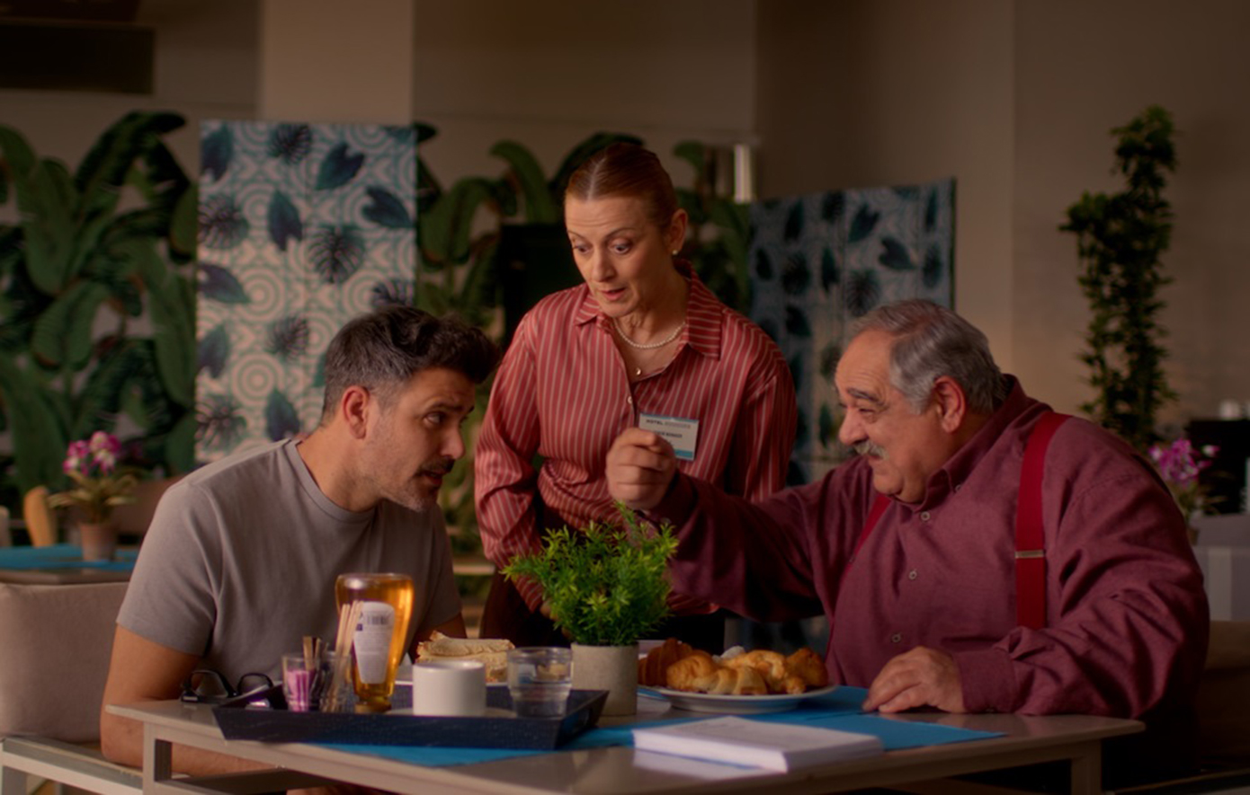 «Hotel Elvira»: Όλοι διεκδικούν τη θέση του προέδρου της Ένωσης Ξενοδόχων