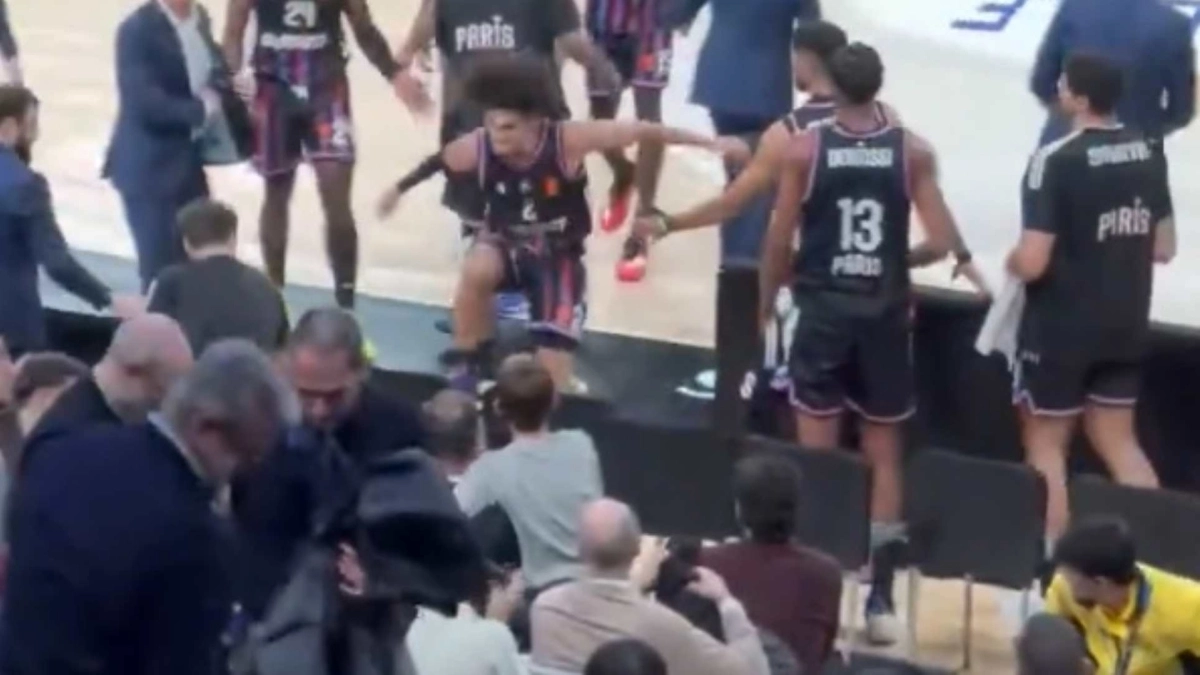 Οργισμένος Ιφί, διέλυσε τον πάγκο της Παρί